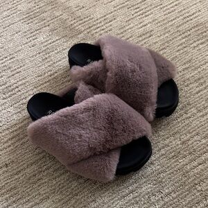 ROAM Plush Crossband Slide Slippers